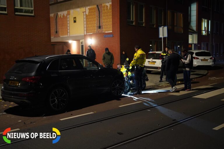 Bestuurster scooter aangereden door auto Linker Rottekade Rotterdam