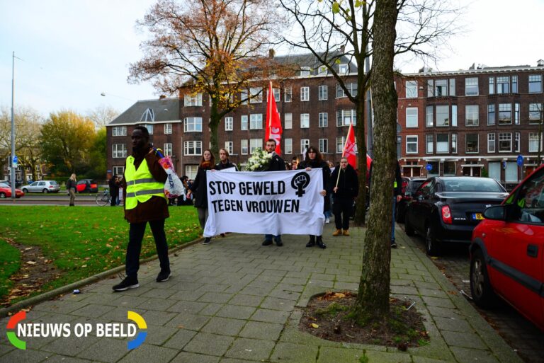 Demonstratie tegen vrouwen geweld Werkhoefstraat Rotterdam