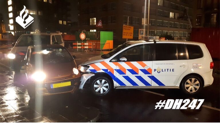 Automobilist rijdt in op politie in Scheveningen