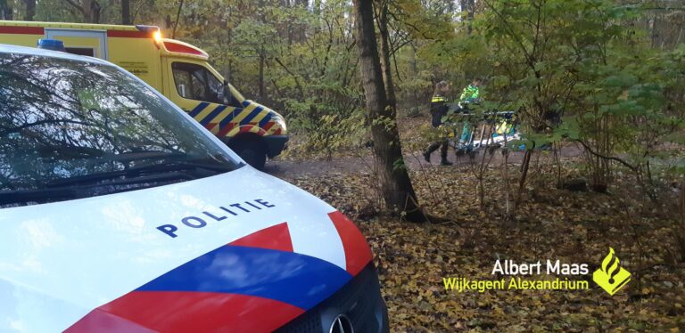 Bestuurder bromfiets laat slachtoffer achter na botsing met fiets in Capelle aan den IJssel