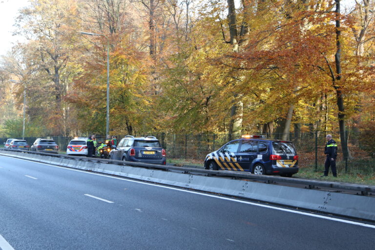 Twee jonge wandelaars van de N44 gehaald