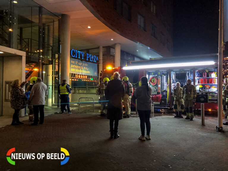 Auto in brand in parkeergarage Spijkenisse