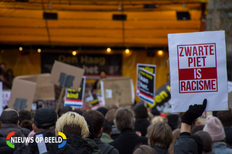 Enkele honderden betogers bij KOZP-demonstratie in Den Haag