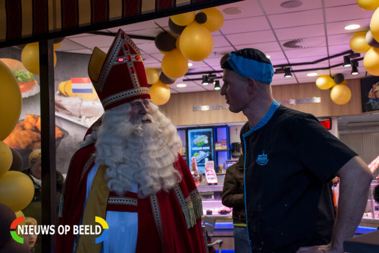 Sinterklaasintocht in Rijswijk; KOZP-demonstratie rustig verlopen
