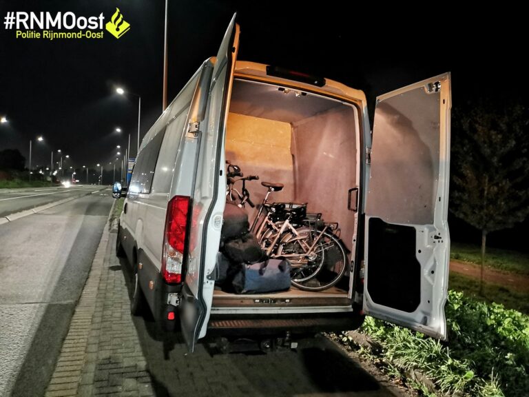 Politie onderschept bus met gestolen fietsen Algeraweg Krimpen aan den IJssel