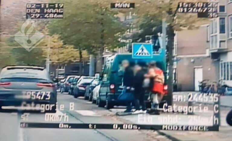 Invordering rijbewijs en meerdere boetes voor asociale trouwstoet