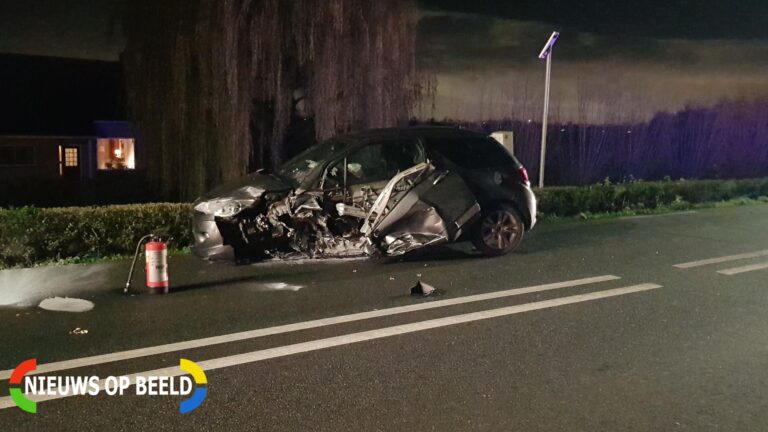 Ravage na frontale botsing met twee auto’s Provincialeweg West – N228 Haastrecht