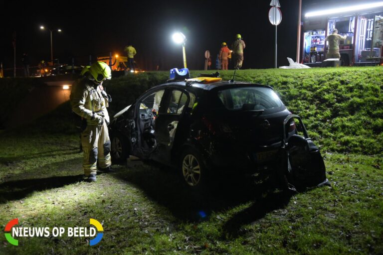 Meerdere gewonden na ernstige aanrijding Voordijk Barendrecht