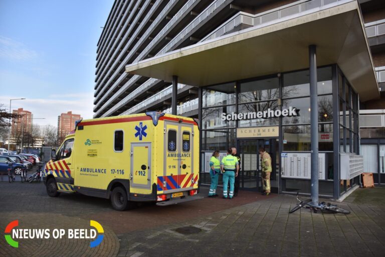 Brandweer rukt uit voor melding gaslekkage Schermerhoek Capelle aan den IJssel