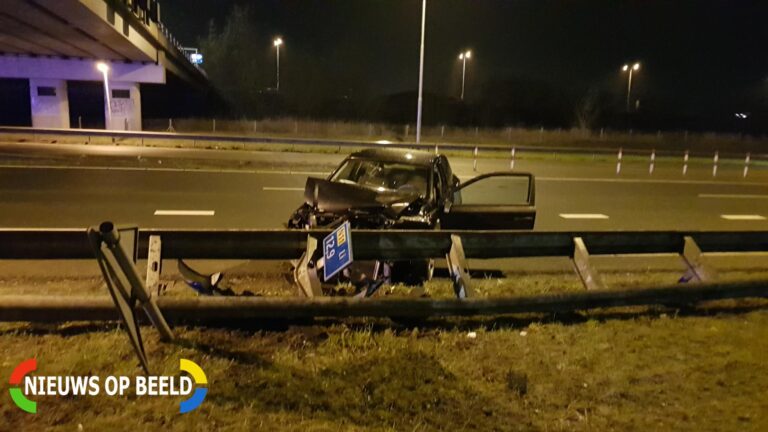 Flinke schade bij eenzijdig ongeval N11 Alphen aan den Rijn