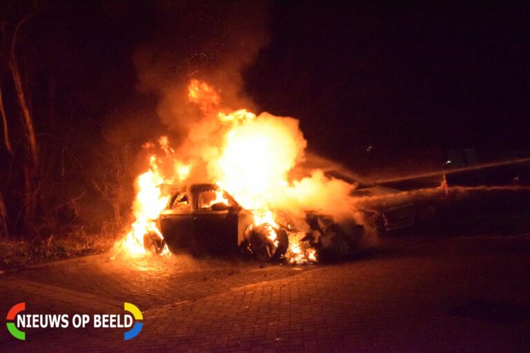 twee auto’s verwoest vermoedelijk brandstichting Eiber Bodegraven