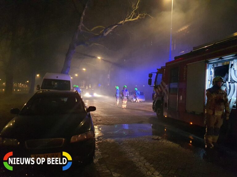 Auto verwoest door brand Heemraadssingel Rotterdam