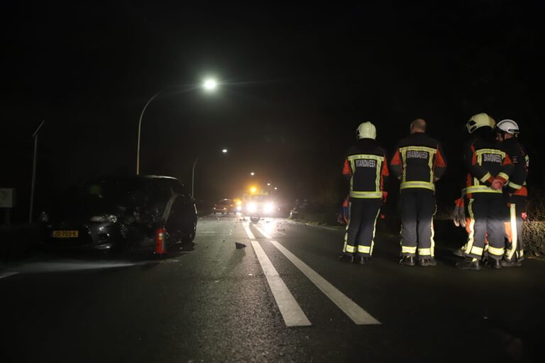 Twee gewonden na frontale botsing in Gouda