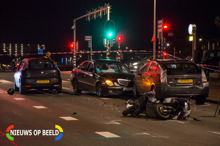 Bromfietser gewond na opzettelijke aanrijding; Politie zoekt getuigen