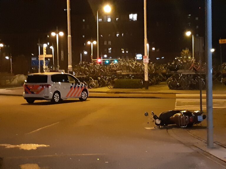 Scooterboefjes 14 en 16 gepakt door politie, moeder dacht zoon in bed lag Leiden