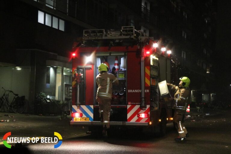 Kranten in de brand gestoken Valeriusrondeel Capelle aan den IJssel