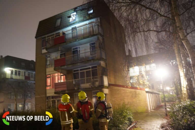 Brand op dak van woning Generaal van der Heijdenstraat Rotterdam