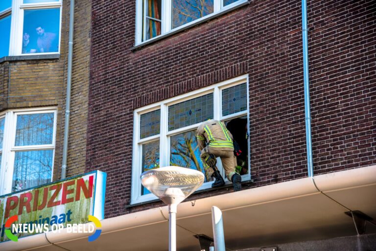 Kindje valt van twee hoog uit raam Groene Hilledijk Rotterdam