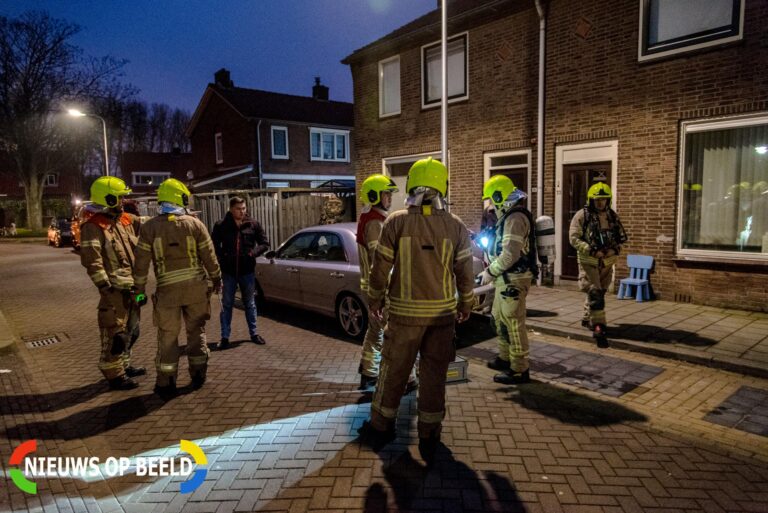 Brandweer onderzoekt benzinelucht in meerdere woningen Repelstraat Poortugaal