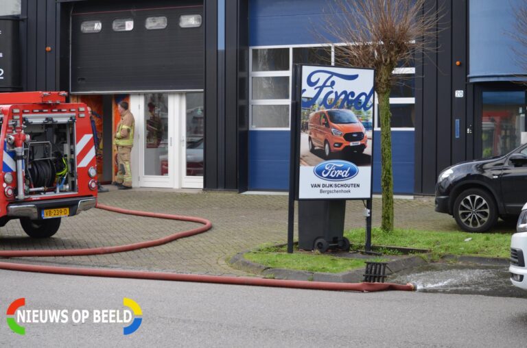 Wateroverlast bij vuurwerkwinkel Weg en Land Bergschenhoek