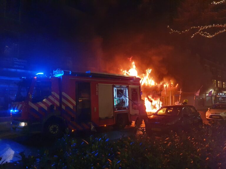 Forse schade na brand in scooters Groene Hilledijk Rotterdam