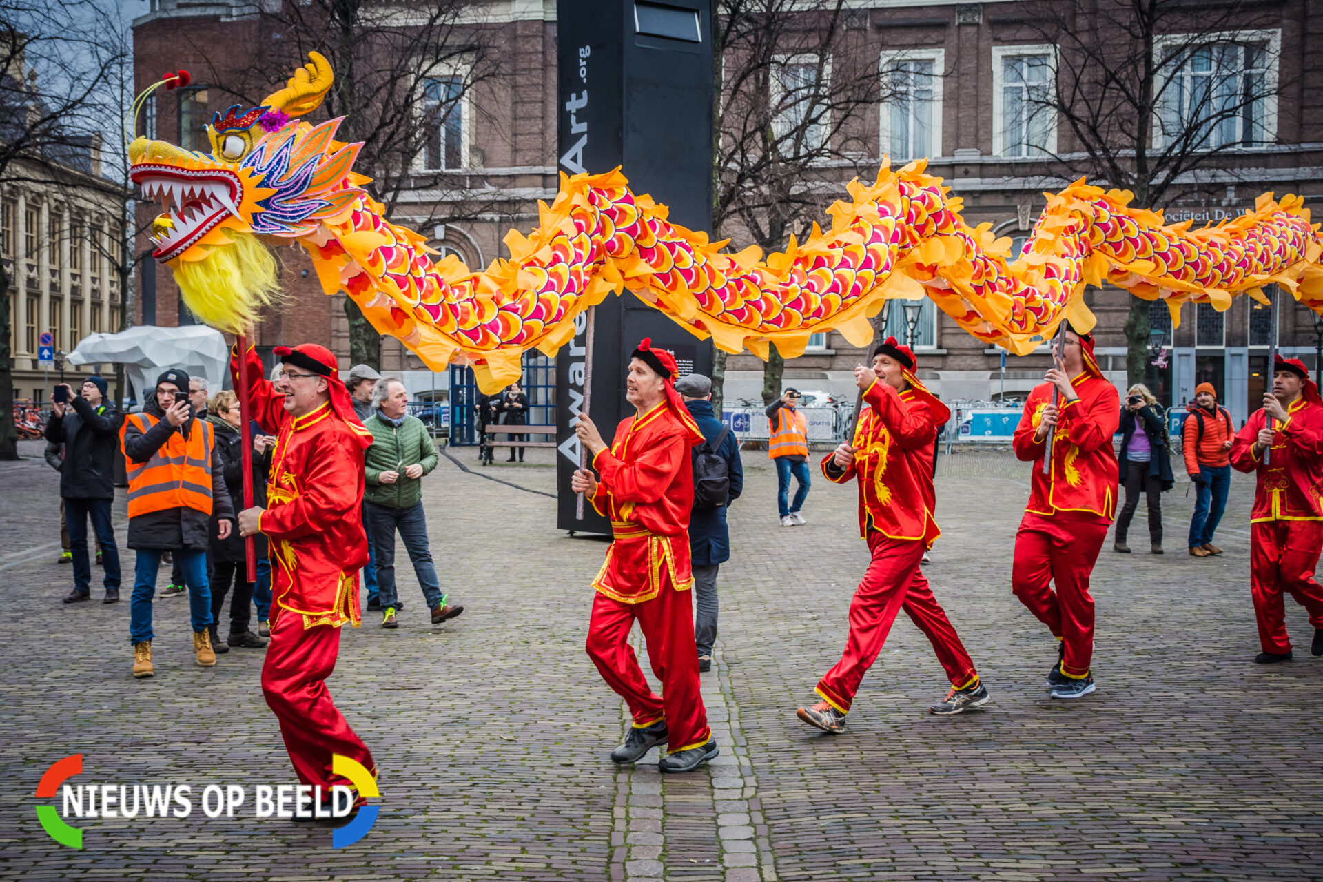 Chinees Nieuwjaar feestelijk ingeluid in Den Haag Nieuws op Beeld