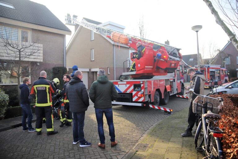 Schoorsteenbrand aan de Zuwe in Bodegraven