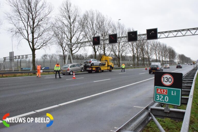 A12 tijdelijk afgesloten na ongeval Rijksweg A12 Reeuwijk