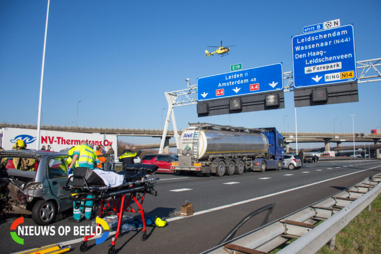 Meer dan tien voertuigen betrokken bij groot ongeval op A4 bij Den Haag; Snelweg weer open