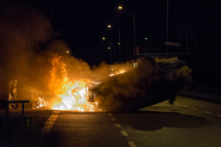 Automobilist ontsnapt aan de dood na eenzijdig ongeval in Nootdorp