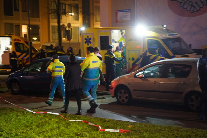 Vrouw springt uit flat bij brand aan Havikhorst Rotterdam Nieuws op Beeld Vrouw springt uit flat bij brand aan Havikhorst Rotterdam Nieuws op Beeld