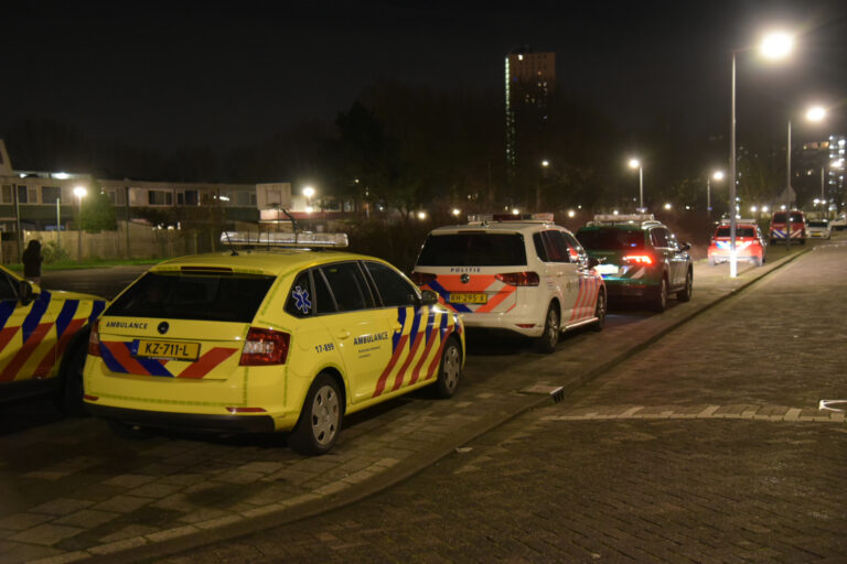 Veel woningen zonder stroom en water na lekkage Lavasweg Hoogvliet Rotterdam