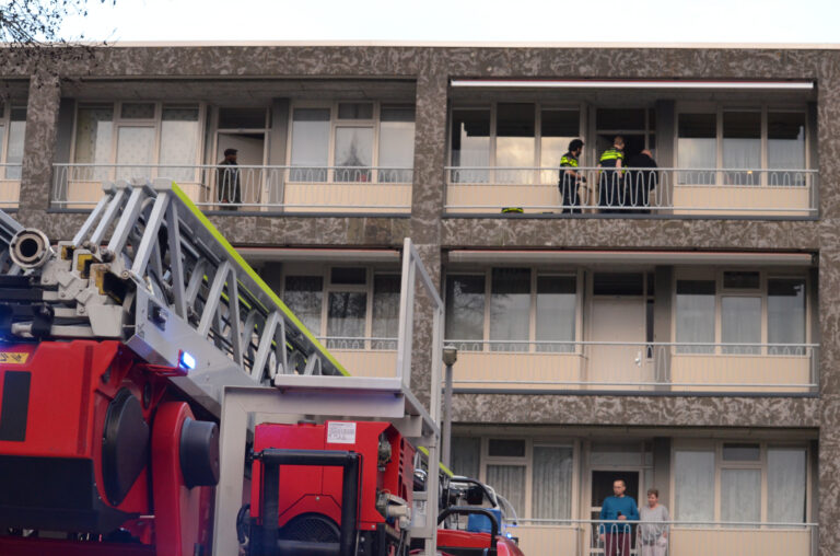 Man overleden bij steekpartij in woning Cliostraat Rotterdam