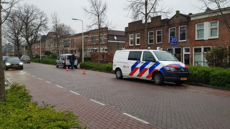 Fietser botst achterop taxibus Graaf Florisweg Gouda