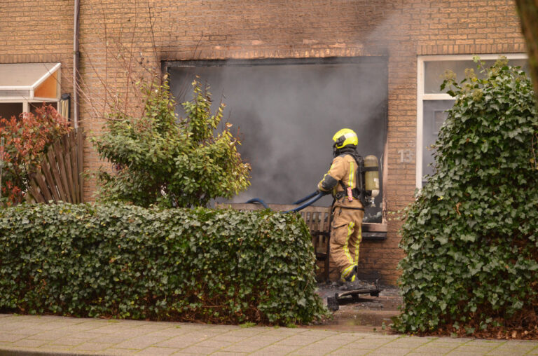 Veel rook bij uitslaande woningbrand Marijkelaan Bleiswijk