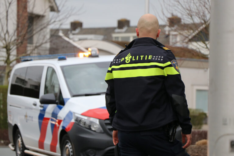 Winkelraam beschoten op Mathenesserdijk Rotterdam