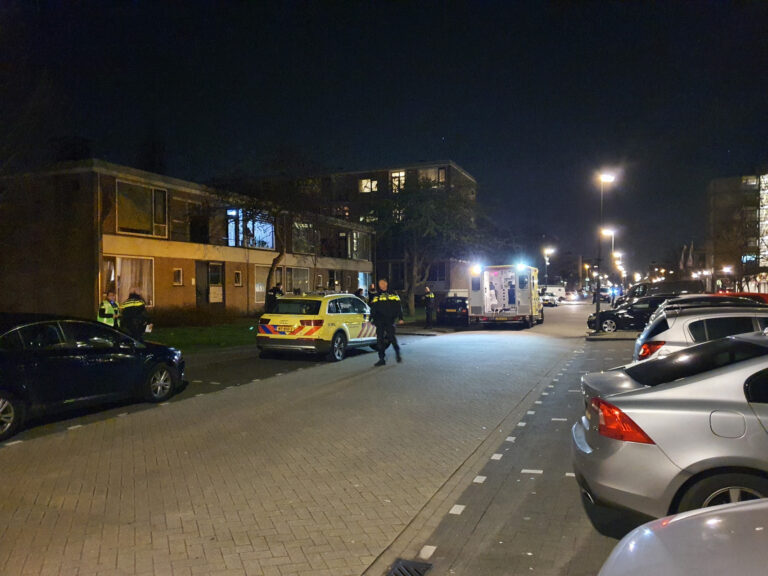 Politie schiet man in been na bedreiging met kapmes Monseigneur Nolenslaan Schiedam