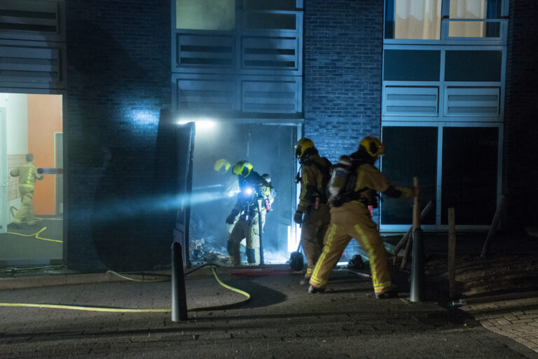 Brandalarmen gaan niet af tijdens zeer grote brand in Haagse studentenflat