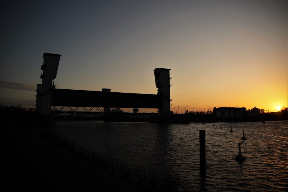 Hollandsche IJsselkering gesloten door hoog water IJsseldijk Krimpen
