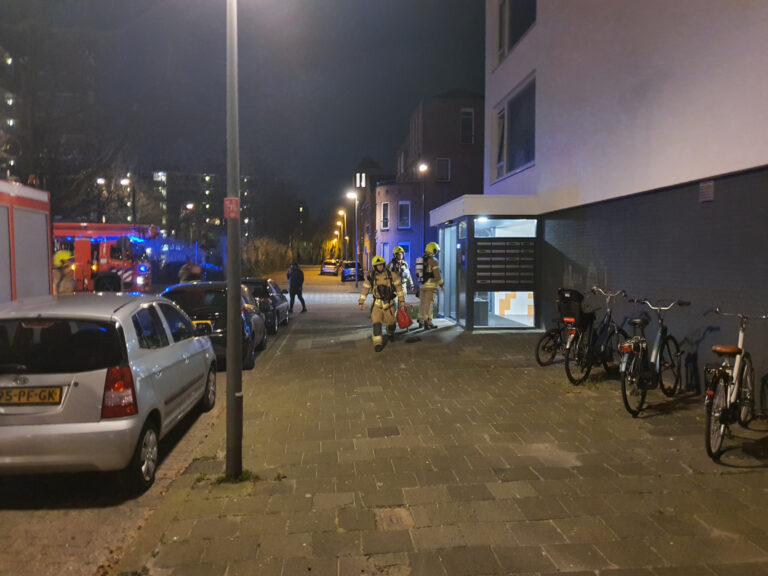 Vergeten pannetje in keuken zorgt voor rookontwikkeling Alphons Ariënsstraat Schiedam