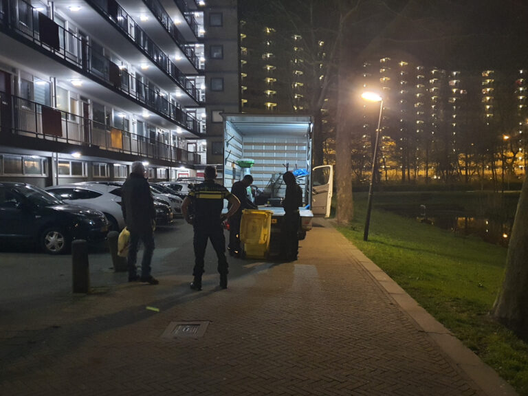 Hennepkwekerij in woning geruimd Jozef Oreliosingel Schiedam