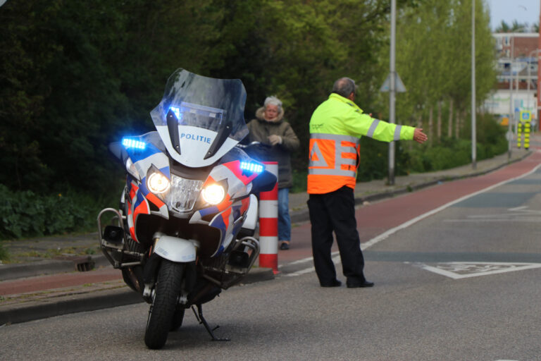 Kop-staart aanrijding tussen twee auto’s Ketensedijk Capelle aan den IJssel