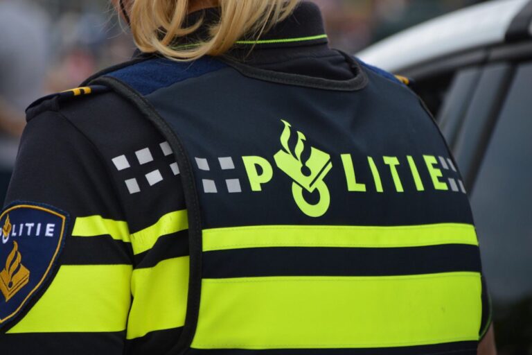 Politieonderzoek na aantreffen stoffelijk overschot in woning Westzeedijk in Rotterdam