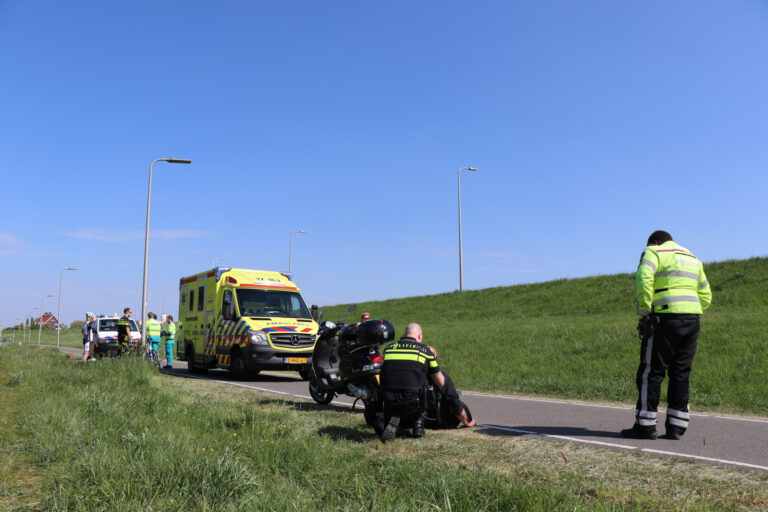 Scooterrijder en wielrenner komen met elkaar in botsing Nijverheidstraat Capelle aan den IJssel