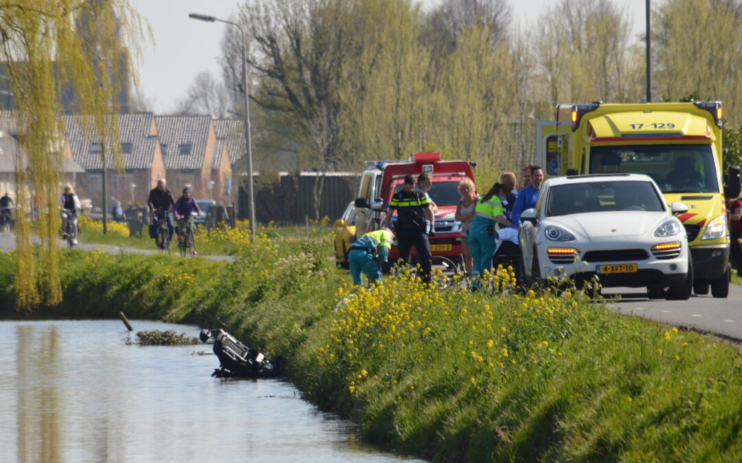 Persoon belandt met scootmobiel in het water Kleihoogt Berkel en Rodenrijs