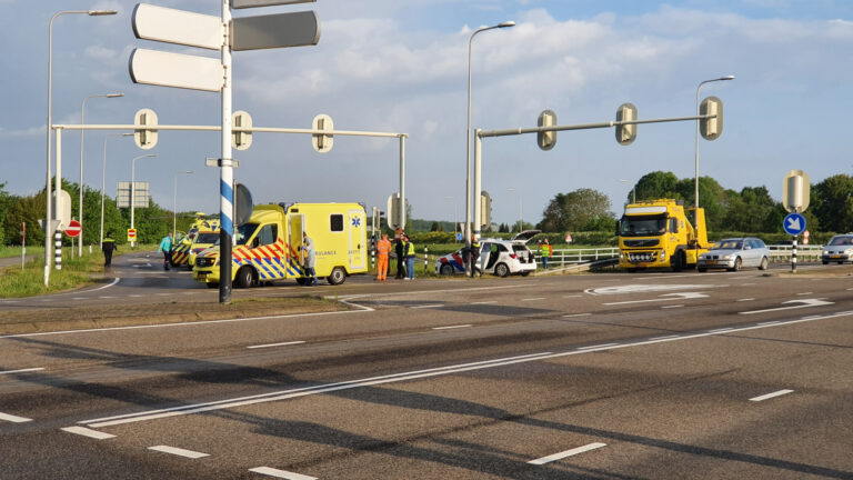 Fietser ernstig gewond na aanrijding met bestelbus Hasseltsebaan – N276 Born