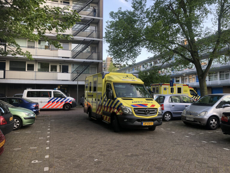 Traumahelikopter trekt veel bekijks Bart Verhallenplein Schiedam