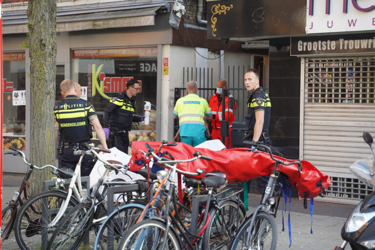 Man zwaargewond na steekpartij Noordmolenstraat Rotterdam