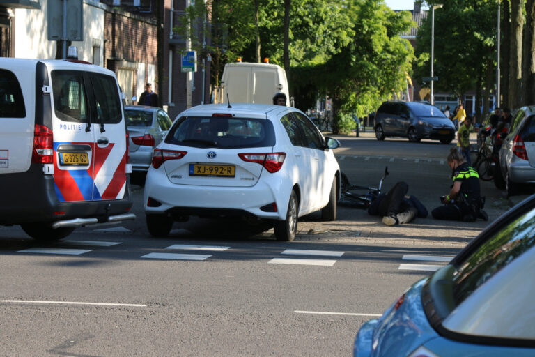 Fietser gewond bij aanrijding met auto Franselaan Rotterdam