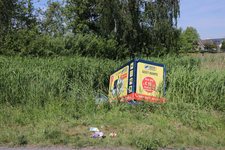 Auto met aanhanger belandt in sloot C.G. Roosweg – N210 Krimpen aan den IJssel